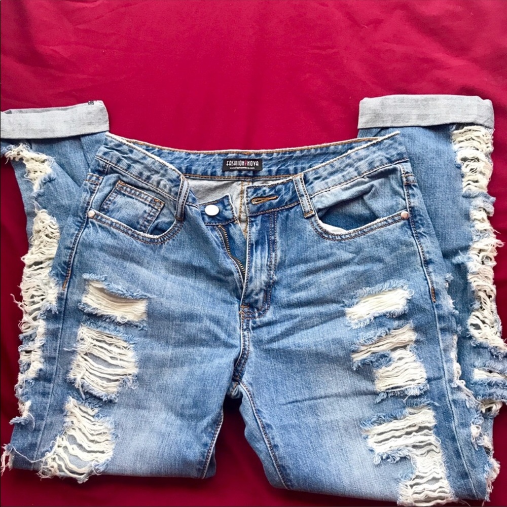 Fashion Nova Ripped jeans 👖!